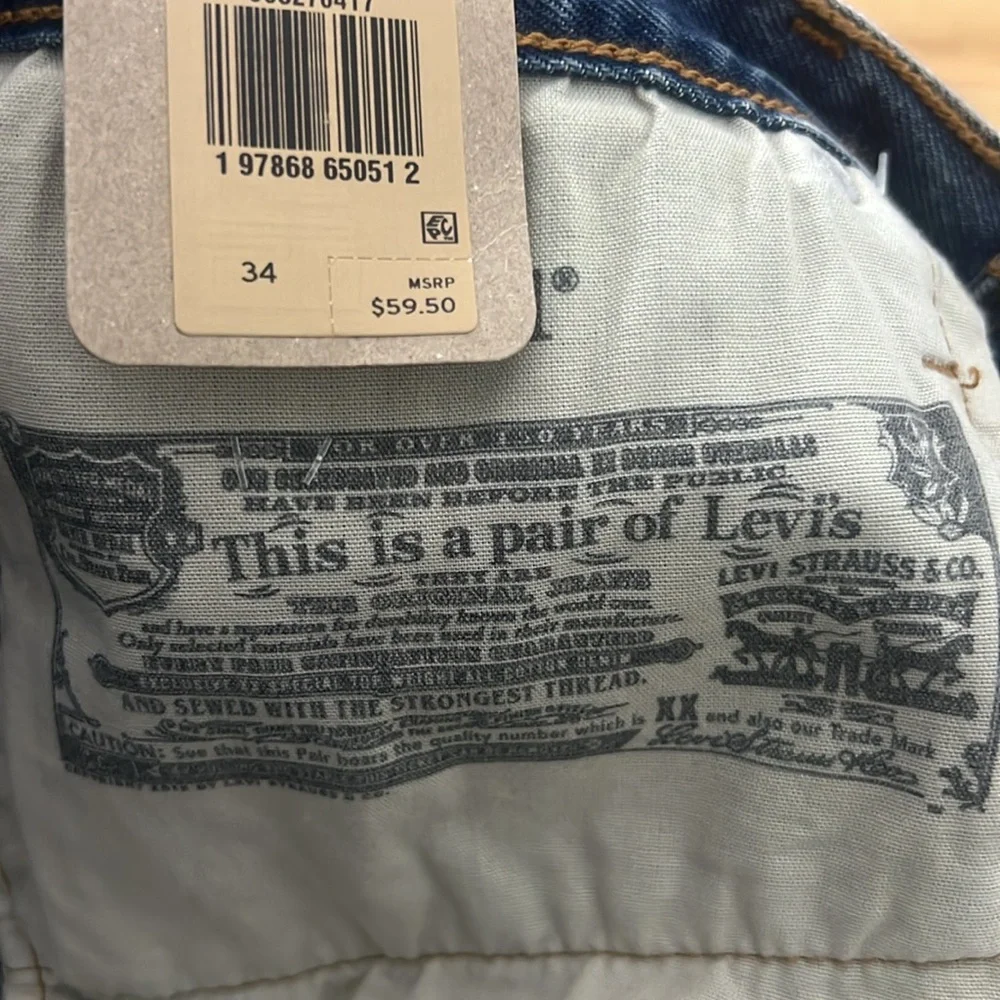 Levi's Blue Jean Shorts with Distressed‎ Hem size 34 - Picture 7 of 7
